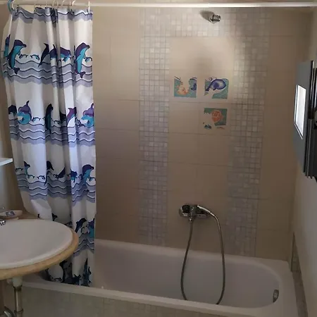 Zach's House 네아 로다