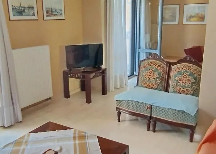 Zach's House * Nea Roda