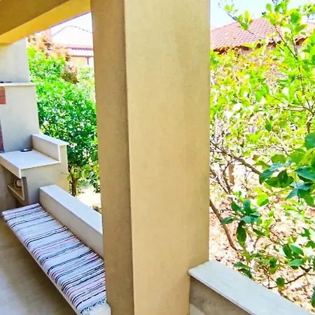 Zach's House Nea Roda