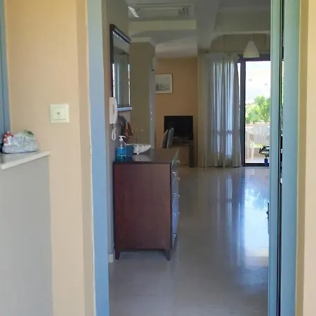 Zach's House * ネア・ローダ