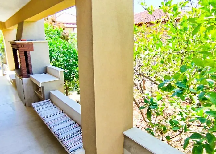 Zach's House Néa Ródha