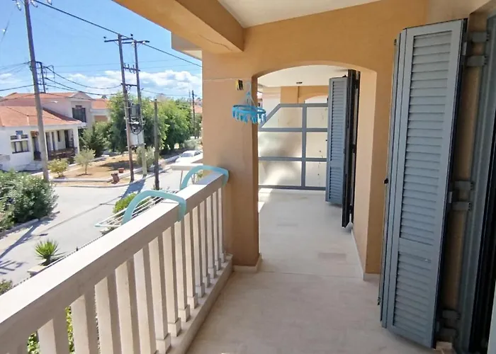 Casa de Férias Zach's House Néa Ródha